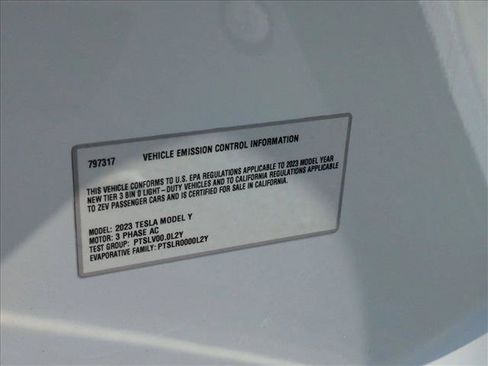 Used 2023 Tesla Model Y AWD image 30