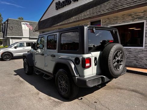 Used 2024 Jeep Wrangler Unlimited Sport AWD/4WD image 5