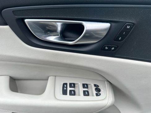 Used 2024 Volvo XC60 B5 Plus w/ Protection Package Premier AWD/4WD image 9
