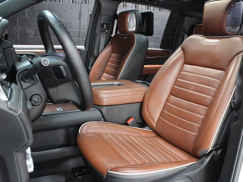 Used 2024 GMC Yukon XL Denali Ultimate image 33