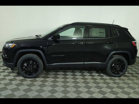 New 2026 Jeep Compass Latitude image 2