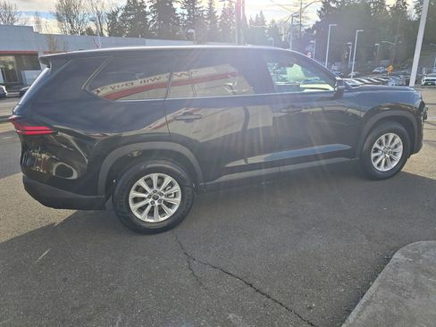 Certified 2025 Toyota Grand Highlander XLE image 8