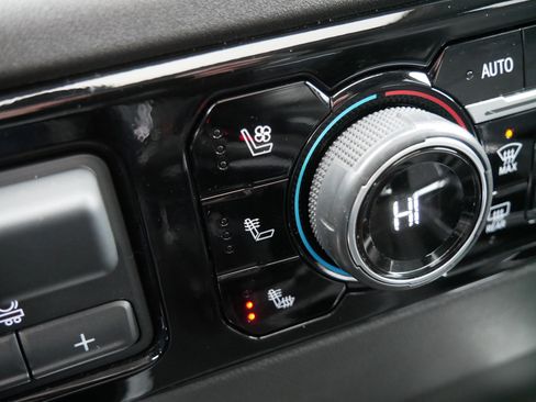 Used 2023 Chevrolet Silverado 1500 LTZ image 32