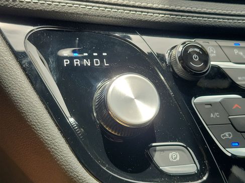 Used 2025 Chrysler Pacifica Select FWD image 25