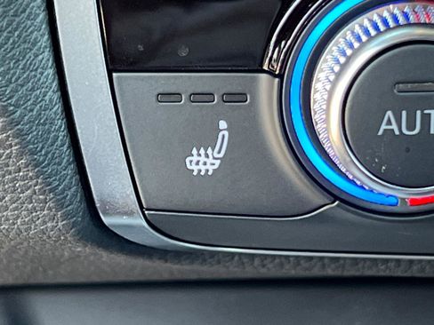 Used 2025 Audi Q3 2.0T Premium image 31