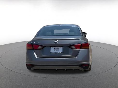 Used 2025 Nissan Altima 2.5 SV FWD image 10