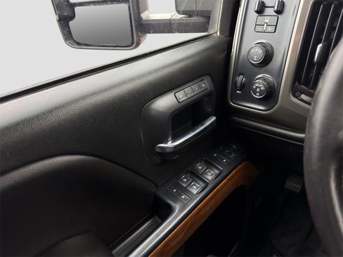 Used 2018 Chevrolet Silverado 3500 High Country w/ Duramax Plus Package image 27