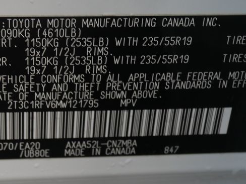 Used 2021 Toyota RAV4 XLE Premium image 31