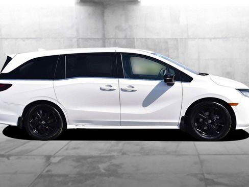 Certified 2023 Honda Odyssey Sport image 5