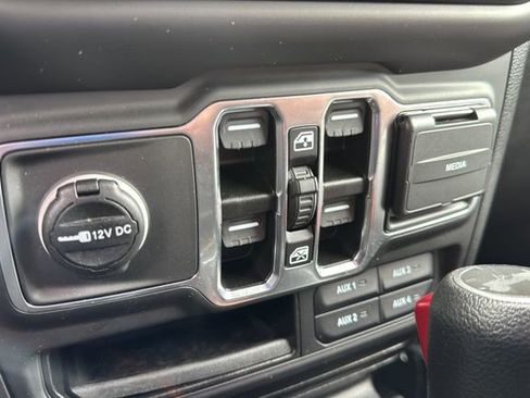 Used 2023 Jeep Wrangler Unlimited Sport AWD/4WD image 28