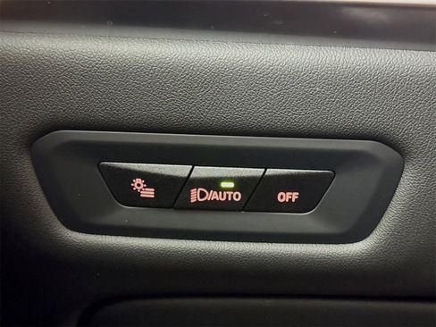 Used 2025 BMW X5 xDrive50e w/ Parking Assistance Package image 10