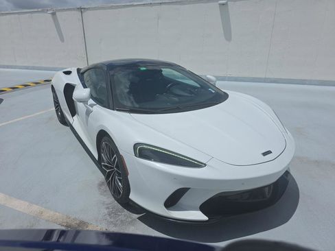Used 2023 McLaren GT image 2