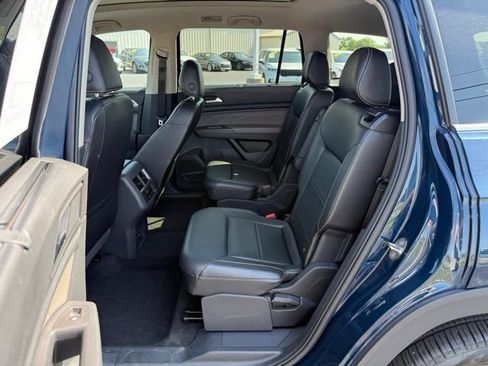 Used 2022 Volkswagen Atlas SEL R-Line image 17