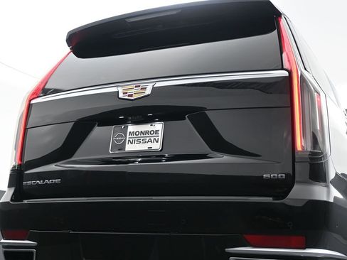 Used 2024 Cadillac Escalade Premium Luxury w/ LPO, Floor Liner Package image 10