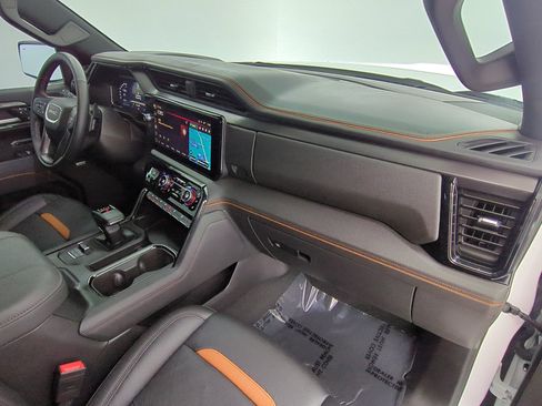 Used 2025 GMC Sierra 1500 AT4 w/ AT4 Premium Package AWD/4WD image 25