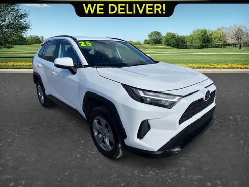 Used 2025 Toyota RAV4 XLE AWD/4WD image 3