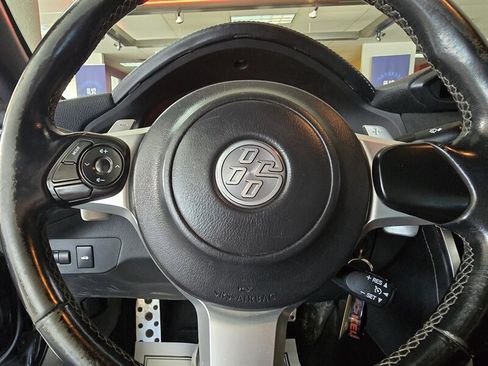 Used 2017 Toyota 86 RWD image 18