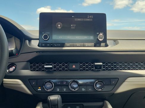 Used 2023 Honda Accord EX image 20