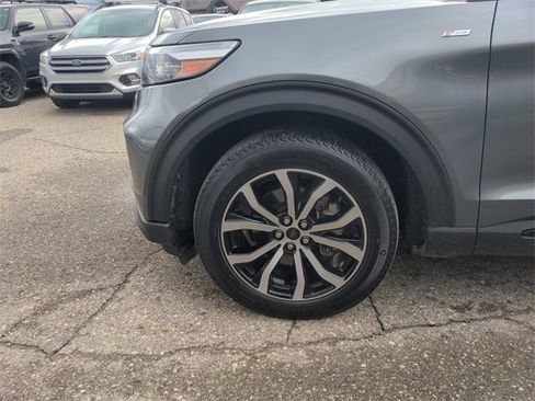 Certified 2022 Ford Explorer ST-Line image 30