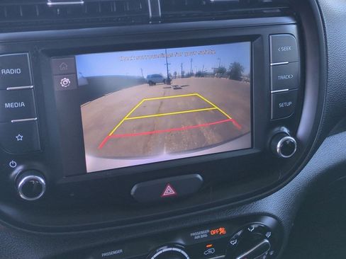 Certified 2023 Kia Soul LX w/ LX Technology Package FWD image 17