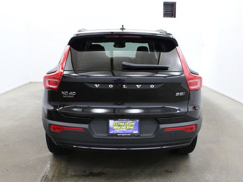Used 2026 Volvo XC40 B5 Plus AWD/4WD image 4