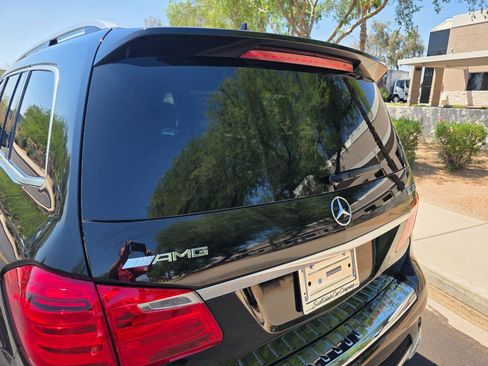 Used 2015 Mercedes-Benz GL 63 AMG 4MATIC image 17