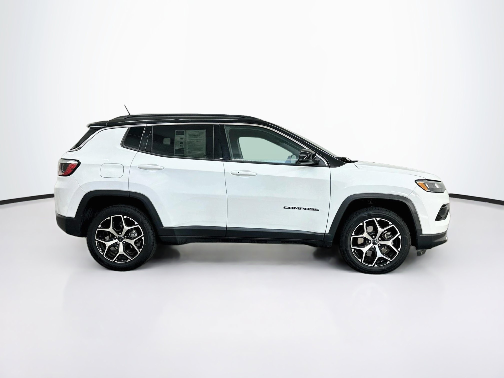 Used 2025 Jeep Compass Limited AWD/4WD image 10