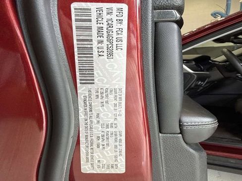 Used 2023 Jeep Grand Cherokee Laredo RWD image 32