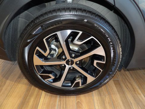 Used 2023 Kia Sportage EX FWD image 5