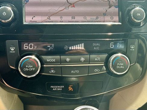 Used 2019 Nissan Rogue Sport SL w/ Premium Package FWD image 19