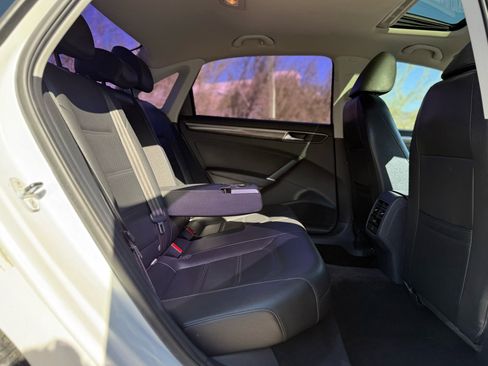 Used 2017 Volkswagen Passat 1.8T SE image 16