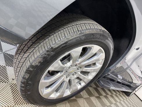 Used 2019 Chevrolet Silverado 1500 High Country w/ Technology Package image 31