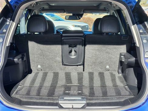 Used 2020 Nissan Rogue SL w/ Premium Package image 11