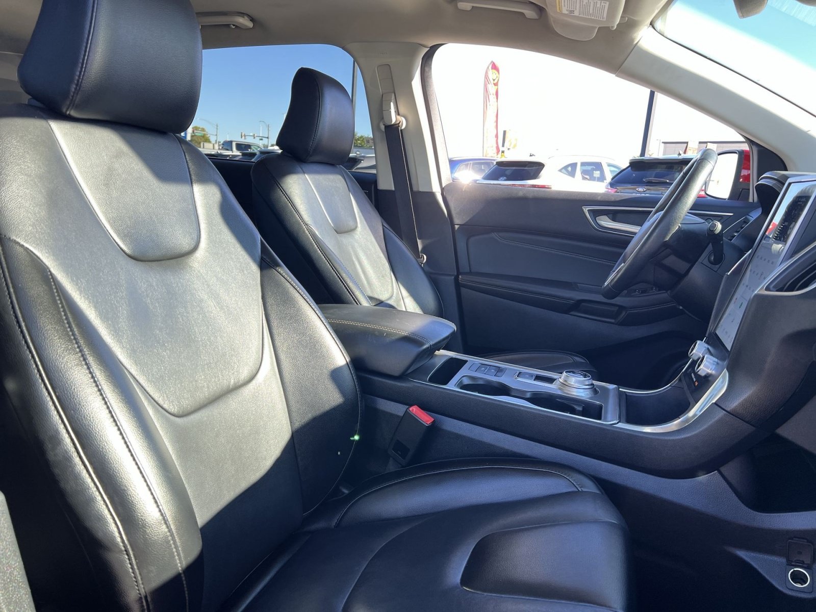 Used 2022 Ford Edge Titanium AWD/4WD image 25