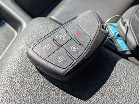 Used 2025 Chevrolet Silverado 2500 LT image 29