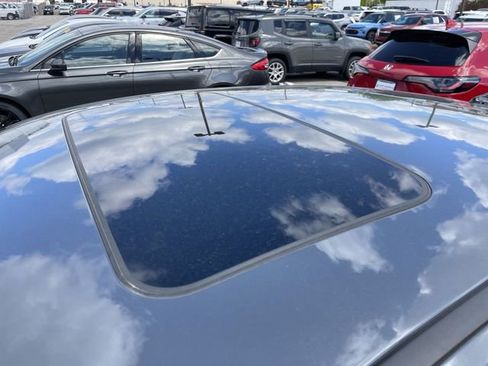 Used 2025 Hyundai Elantra SEL FWD image 2