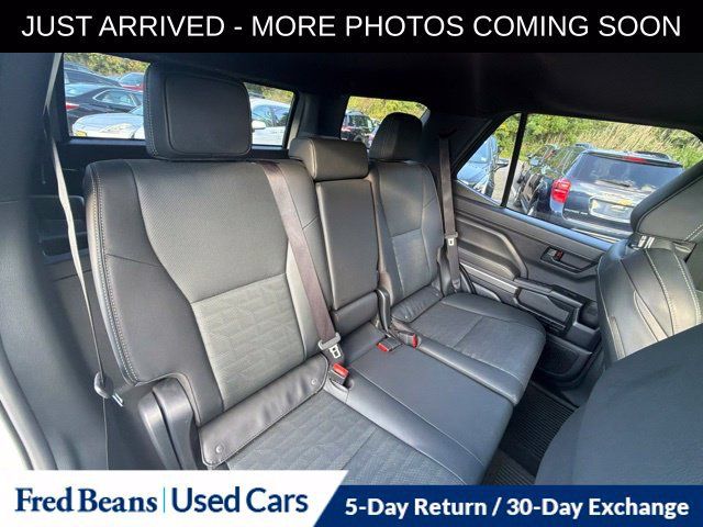 Used 2025 Toyota 4Runner TRD Off-Road Premium AWD/4WD image 15