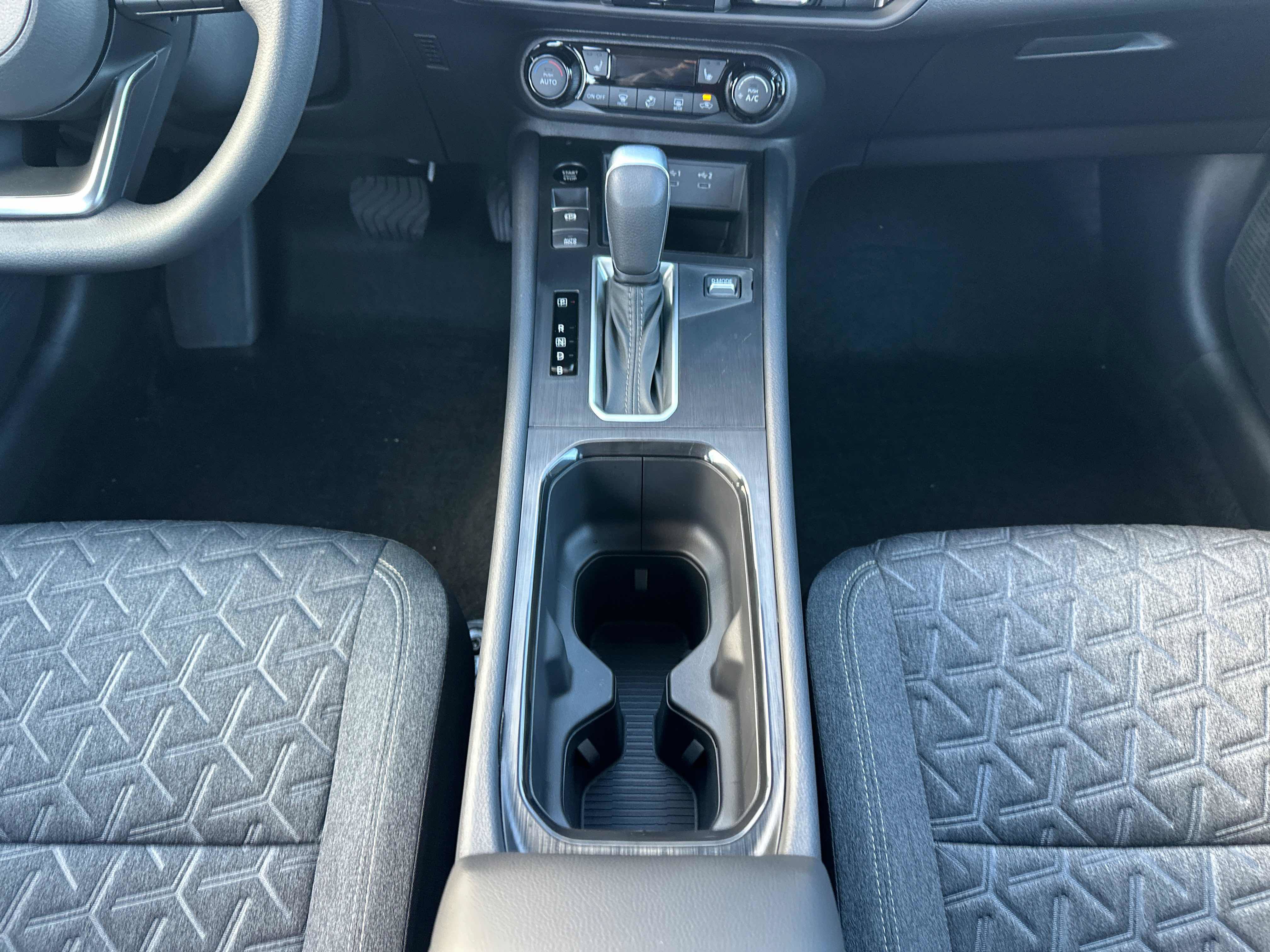 New 2027 Nissan Kicks SV AWD/4WD image 29