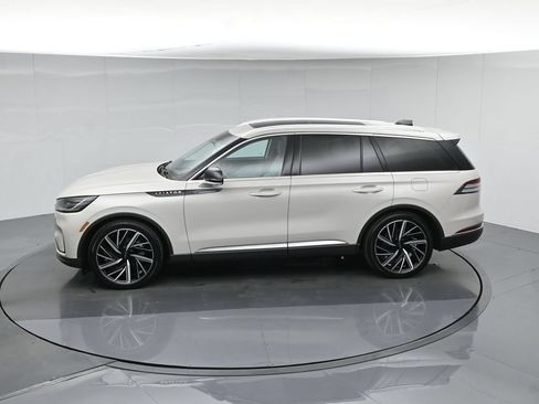 Used 2025 Lincoln Aviator Reserve w/ Equipment Group 201A AWD/4WD image 50