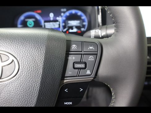 Used 2026 Toyota Camry XLE image 22