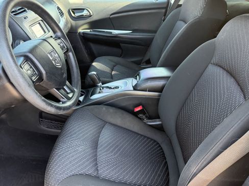 Used 2019 Dodge Journey SE FWD image 12