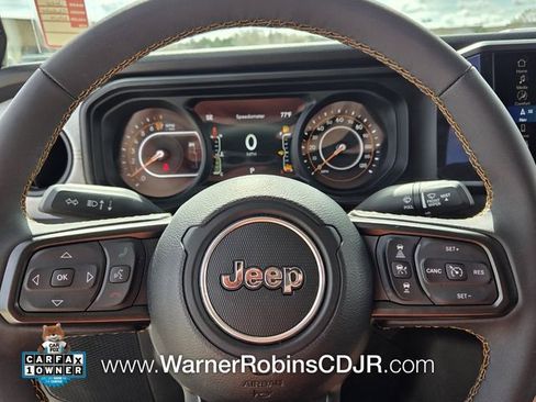 Used 2024 Jeep Gladiator Sport image 25