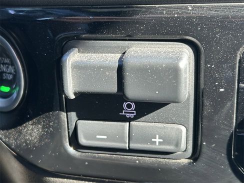 Used 2022 Chevrolet Silverado 1500 High Country w/ Technology Package image 37