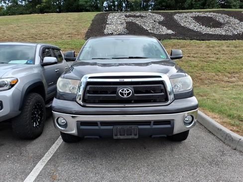 Used 2013 Toyota Tundra 4x4 Double Cab w/ Tow Pkg image 4