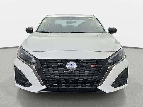 New 2025 Nissan Altima 2.5 SR image 2