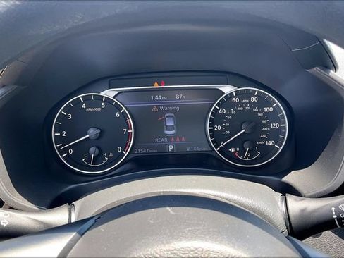 Used 2025 Nissan Altima 2.5 SV FWD image 13