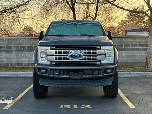 Used 2017 Ford F350 Platinum w/ Platinum Ultimate Package image 5