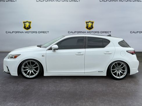Used 2017 Lexus CT 200h w/ Navigation System Package FWD image 8