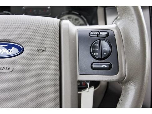 Used 2013 Ford Expedition Limited RWD image 17