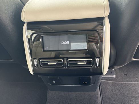 Used 2025 Lincoln Aviator Reserve w/ Equipment Group 201A AWD/4WD image 9